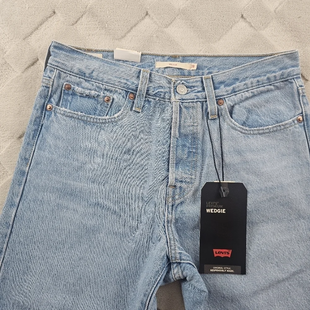 Levi's Wedgie High Rise Jean Womens 28 Button Fly Blue Rigid Denim